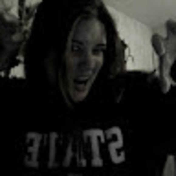 Meet your Posher, Beth - Picture 1 of 1